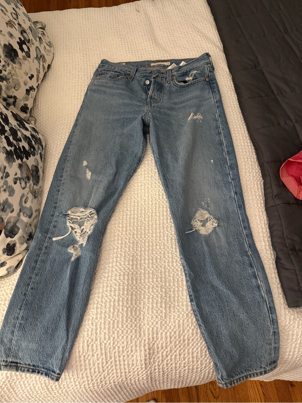 Womens Levis wedgie straight leg jeans